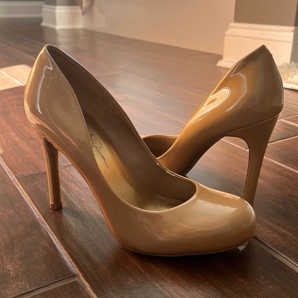 Jessica Simpson heels pumps size 7.5 nude